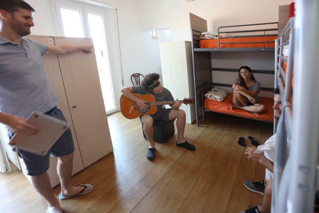 Jammin' Hostel & Bar Rimini Room photo